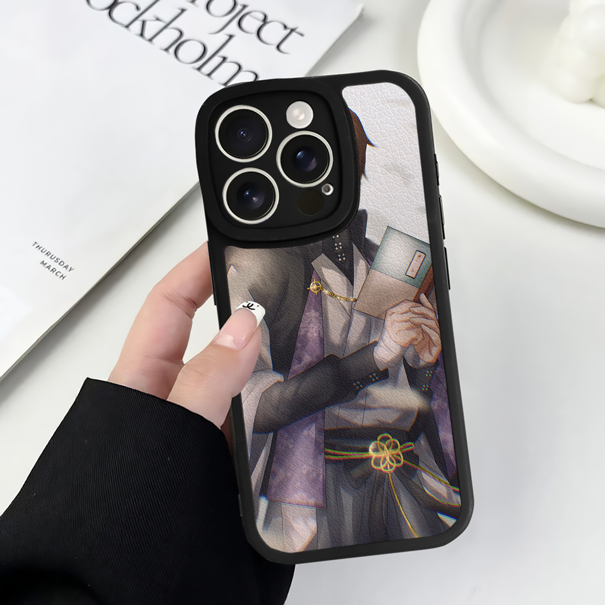 （画像用） 文豪ストレイドッグス Bungo Stray Dogs 【iPhone 16シリーズ対応】シリコンスマホケース（レザー調） 材質：シリコン